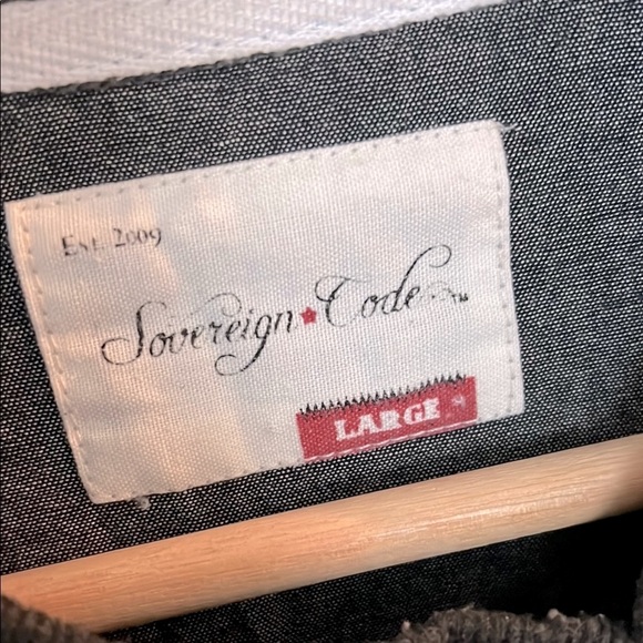 Sovereign Code Sweater with Pocket - Picture 2 of 3